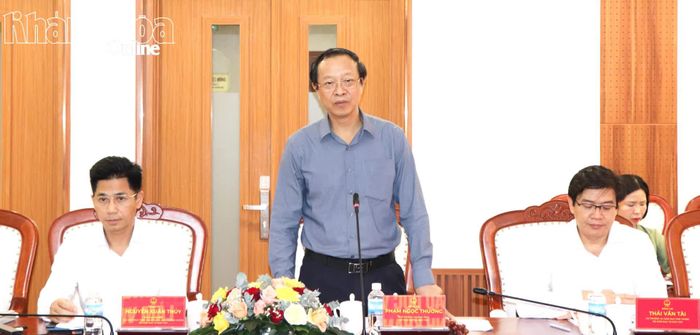 Thứ trưởng Thường trực Bộ Giáo dục và Đào tạo Phạm Ngọc Thưởng phát biểu tại buổi làm việc.