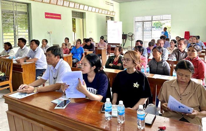 Các đại biểu tham dự hội nghị.