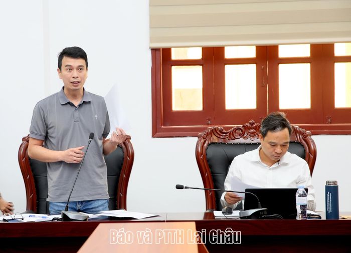 Phó Giáo sư, Tiến sĩ Phạm Tiến Lâm - Trưởng Khoa Trí tuệ nhân tạo và Khoa học dữ liệu, Trường CNTT Phenikaa (Hà Nội) - Chủ tịch Hội đồng phát biểu tại phiên họp.