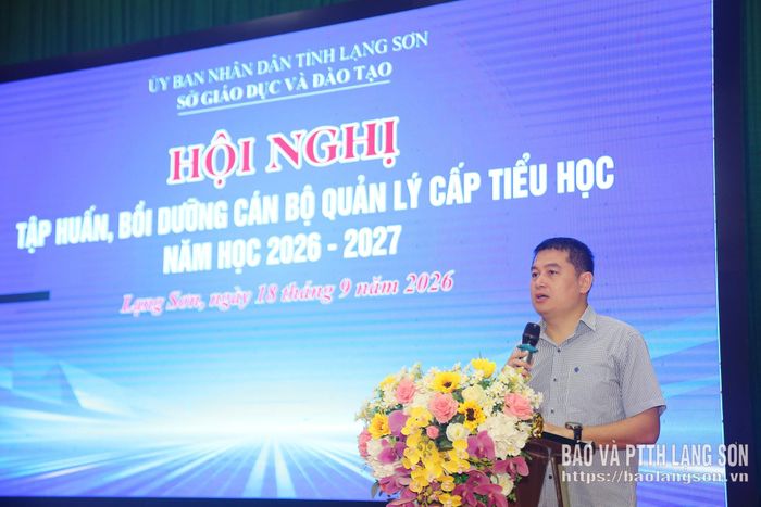 Lãnh đạo Sở Giáo dục và Đào tạo phát biểu tại buổi tập huấn