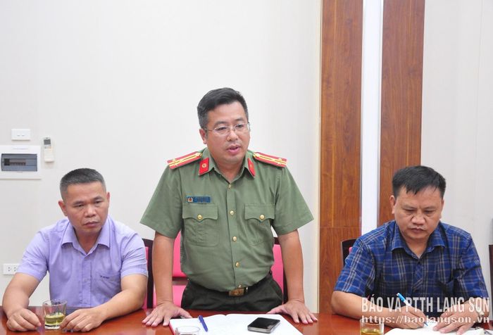 Đại diện Công an tỉnh phát biểu ý kiến tại buổi đối thoại