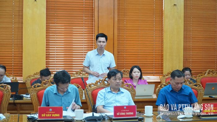 Lãnh đạo UBND phường Kỳ Lừa báo cáo vướng mắc trong công tác GPMB các dự án