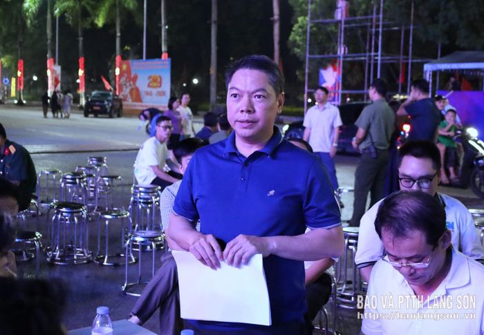 Đồng chí Đoàn Thanh Sơn, Phó Chủ tịch UBND tỉnh, Trưởng Ban Tổ chức lễ hội phát biểu chỉ đạo tại chương trình tổng duyệt