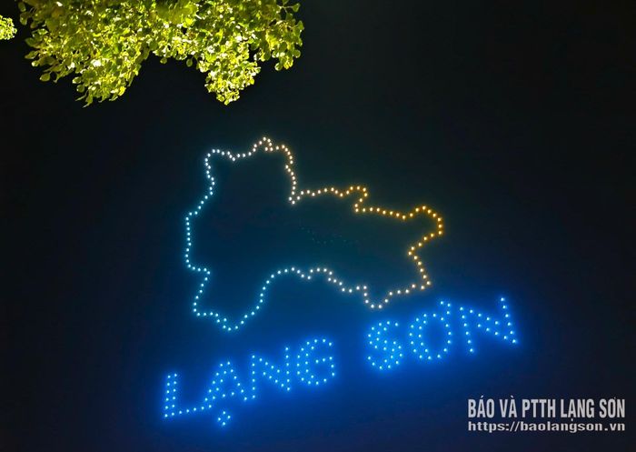Tổng duyệt màn trình diễn drone (thiết bị bay không người lái) trong chương trình khai mạc