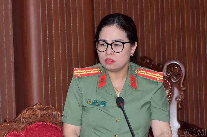 Đại tá Lê Thị Thanh Hằng - Phó Giám đốc Công an tỉnh Lào Cai phát biểu tại buổi làm việc
