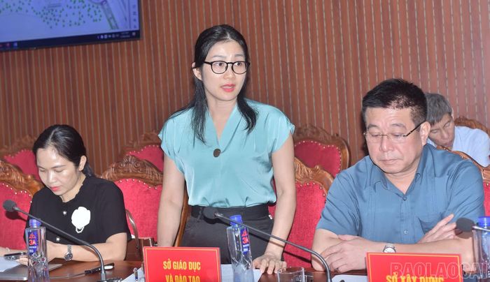 Đại diện lãnh đạo các sở tham gia ý kiến tại buổi làm việc.