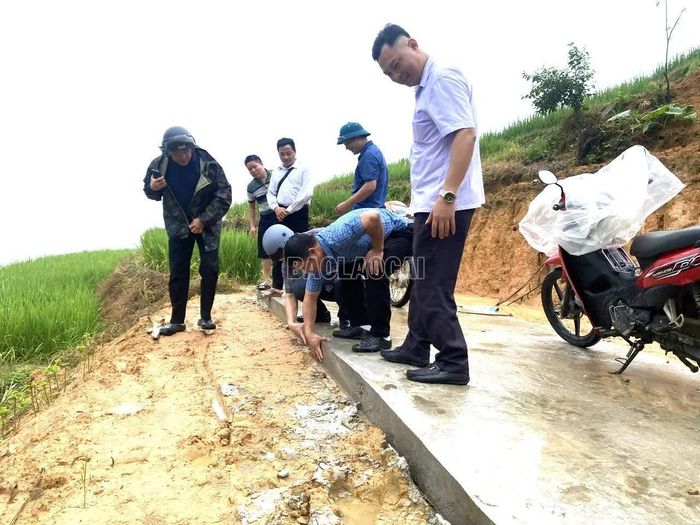 Việc giám sát được thực hiện thường xuyên, chặt chẽ, bảo đảm công trình đúng chất lượng và tiến độ đề ra.