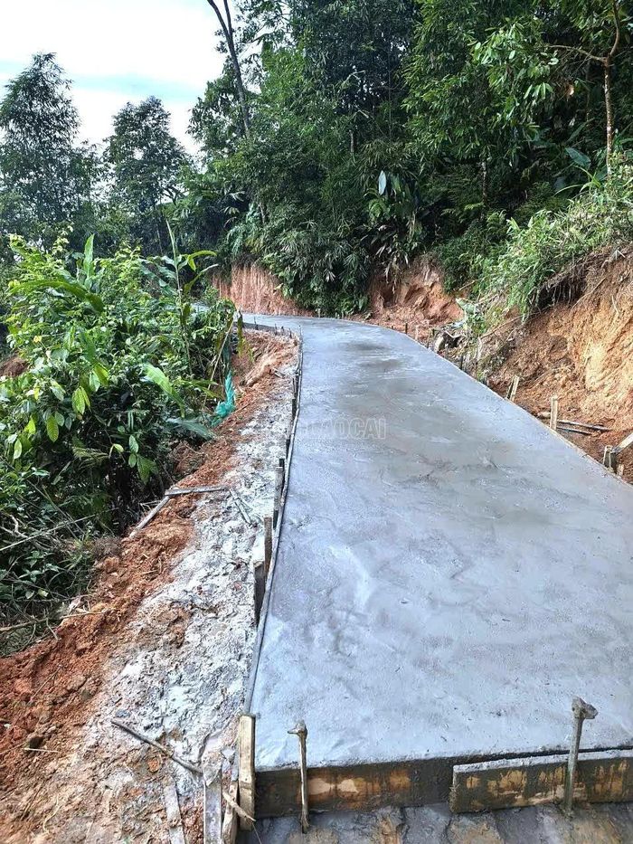 Nhờ sự đồng thuận của người dân, đoạn đường vào Xóm Mới 2 được mở rộng từ 0,6m lên 2m và đổ bê tông chỉ trong một thời gian ngắn.