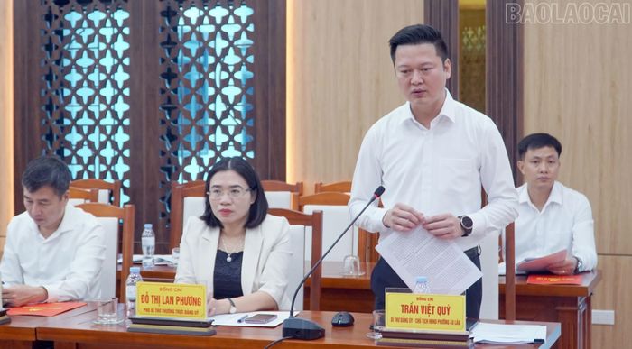 Lãnh đạo Đảng ủy phường Âu Lâu phát biểu tại buổi làm việc.