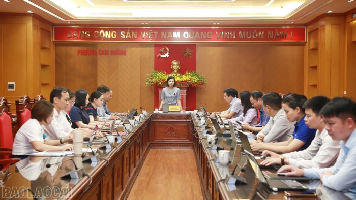 Quang cảnh phiên họp.