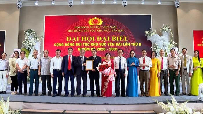 Hội đồng Bùi tộc khu vực Yên Bái khóa II, nhiệm kỳ 2026 - 2031, gồm 17 thành viên.