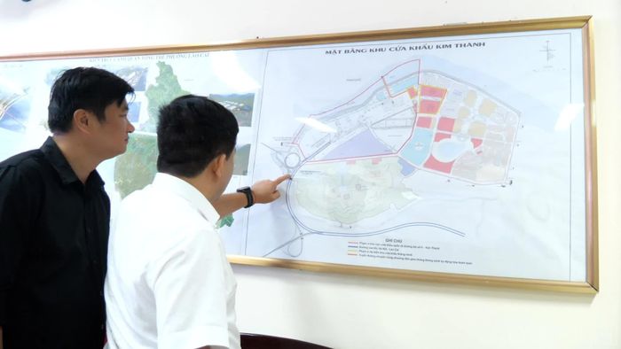 Cần sớm tổ chức lại nút giao thông tại điểm cuối đường cao tốc Nội Bài - Lào Cai