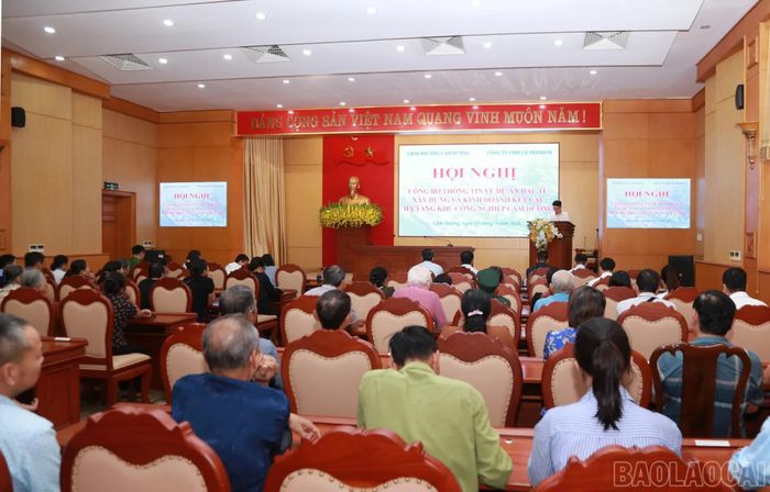 Quang cảnh hội nghị công bố thông tin Dự án đầu tư xây dựng và kinh doanh kết cấu hạ tầng Khu công nghiệp Cam Đường.