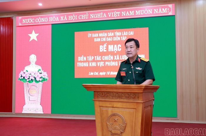 Đại tá Nguyễn Quốc Triệu - Phó Chỉ huy trưởng Bộ Chỉ huy Quân sự tỉnh phát biểu tại cuộc diễn tập.