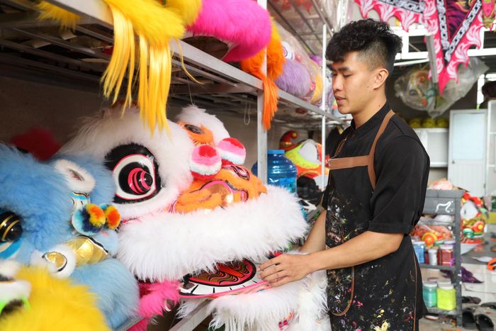 Từ Lâm Đồng, những chiếc đầu lân do anh Sơn làm ra được bán đến nhiều tỉnh, thành như Hà Nội, Bình Dương, Quảng Nam, Huế, Đà Nẵng
