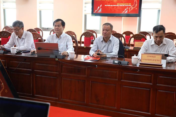 Các đồng chí Báo cáo viên Trung ương của tỉnh, Báo cáo viên cấp tỉnh tham dự hội nghị