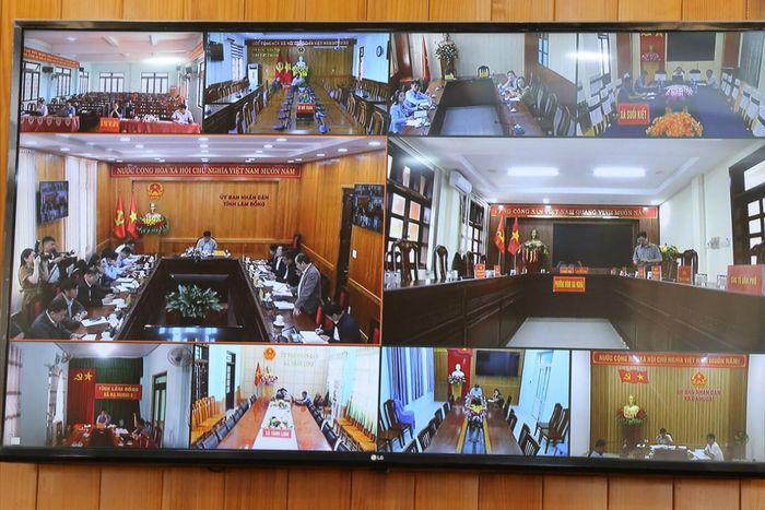 Cuộc họp được kết nối trực tuyến với 22 xã, phường, đặc khu là chủ đầu tư thuộc Tổ công tác số 6