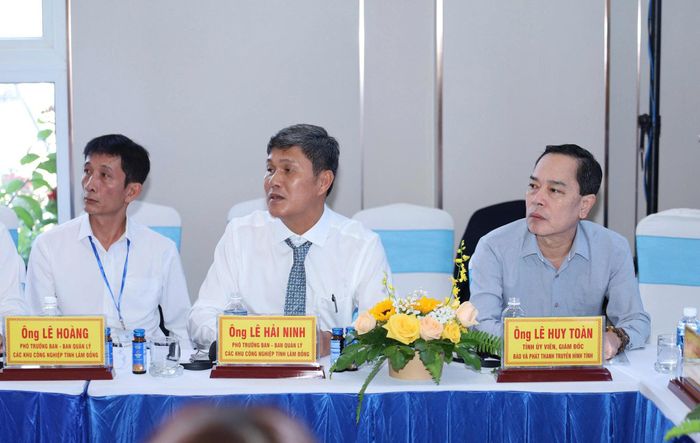 Lãnh đạo các ban, ngành dự hội nghị