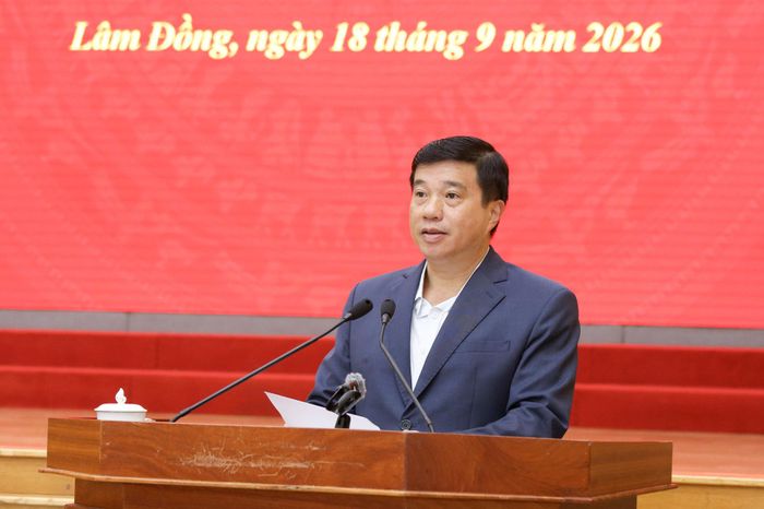 Đồng chí Y Thanh Hà Niê Kđăm, Ủy viên Ban Chấp hành Trung ương Đảng, Bí thư Tỉnh ủy, Trưởng Đoàn ĐBQH tỉnh phát biểu kết luận hội nghị