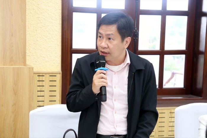 Đồng chí Võ Thành Công, Tỉnh ủy viên, Giám đốc Sở Khoa học và Công nghệ đóng góp ý kiến về các nhiệm vụ phát triển kinh tế - xã hội 5 năm tỉnh Lâm Đồng