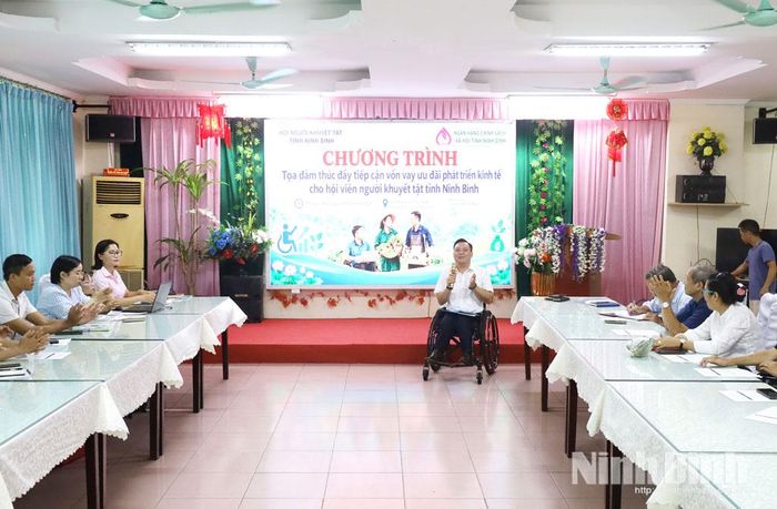 Lãnh đạo Hội Người khuyết tật tỉnh phát biểu tại chương trình.