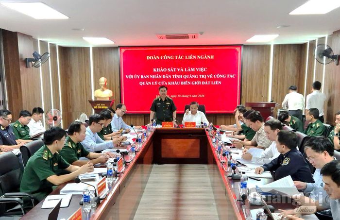 Đồng chí Thiếu tướng Võ Tiến Nghị, Phó Tư lệnh Bộ đội Biên phòng phát biểu tại buổi làm việc - Ảnh: Đ.V