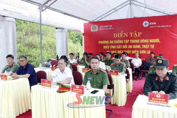 Các đại biểu dự diễn tập.