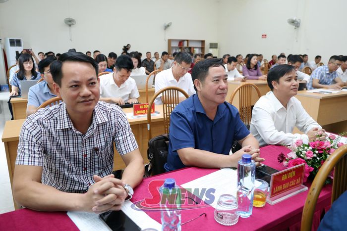 Các đại biểu dự hội nghị.