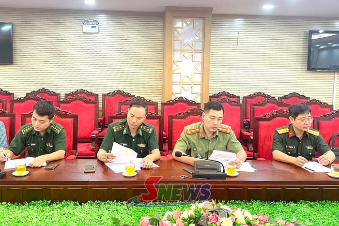 Các đại biểu dự cuộc làm việc chuẩn bị đoàn công tác tại tỉnh Hủa Phăn.