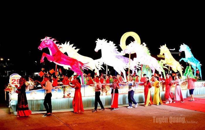 Vẻ đẹp Lễ hội Thành Tuyên để lại ấn tượng trong lòng du khách.