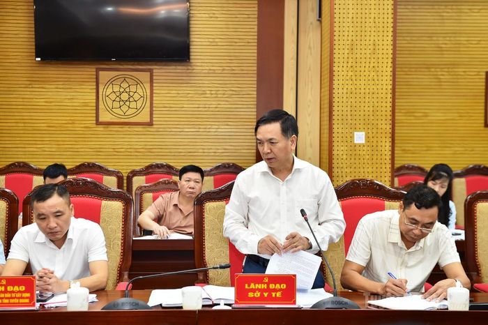 Giám đốc Sở Y tế Nguyễn Thành Hưng báo cáo kết quả thực hiện Nghị quyết 72-NQ/TW.