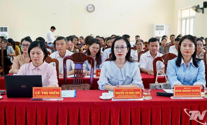 Các đại biểu dự Hội nghị.