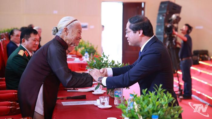 Đồng chí Bí thư Tỉnh ủy Trịnh Xuân Trường thăm hỏi, tri ân các Mẹ Việt Nam Anh hùng, Anh hùng Lực lượng vũ trang nhân dân, Anh hùng Lao động.