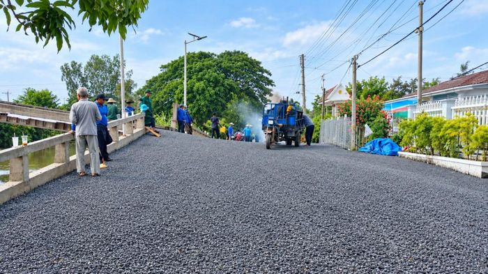 Thi công cầu kênh 2 liên xã Vĩnh Thạnh Trung và Châu Phú từ nguồn xã hội hóa.