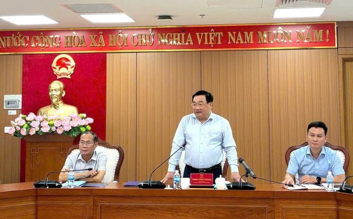 Phó Chủ tịch UBND tỉnh Khánh Hòa Trịnh Minh Hoàng phát biểu kết luận tại buổi làm việc