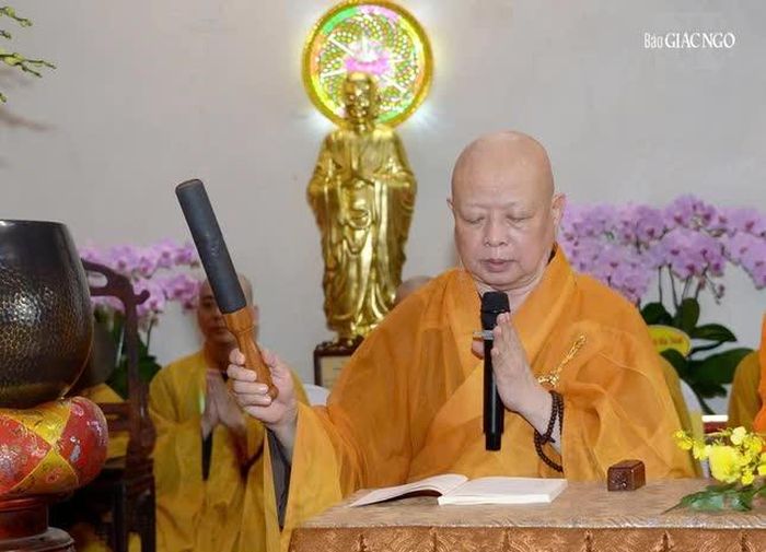 Hòa thượng Thích Lệ Trang duy-na Lễ truyền Bồ-tát giới