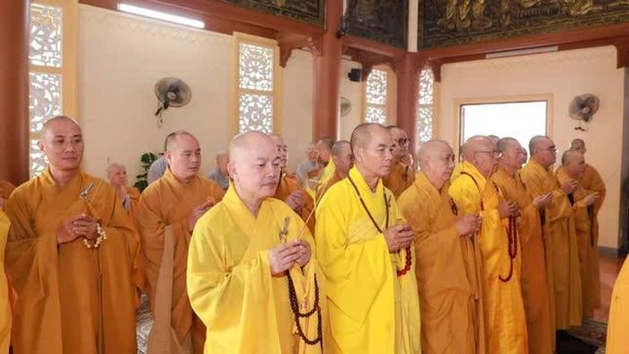 Chư tôn đức các tự viện tại TP.HCM thành kính tưởng niệm