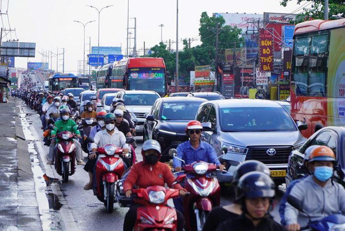 Một lộ trình linh hoạt được kỳ vọng giúp người dân, doanh nghiệp chủ động hơn trong chuyển đổi.