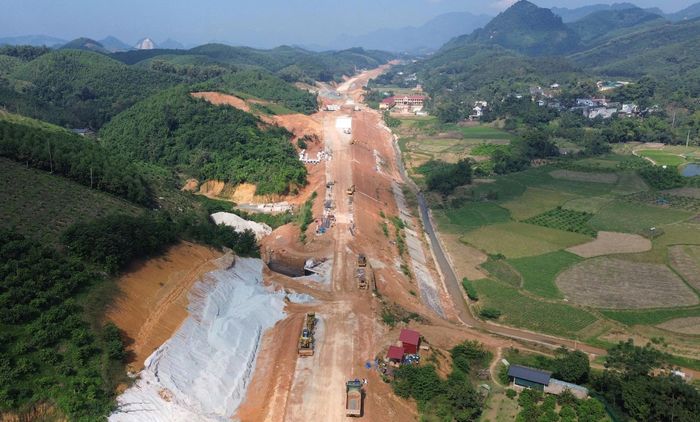 Bảo đảm tiến độ, chất lượng dự án, Bộ Xây dựng yêu cầu các chủ thể liên quan phải xây dựng kế hoạch thi công có tính khả thi, phù hợp với điều kiện thực tế.