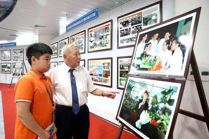 Từ những dấu mốc chính trị - lịch sử, mạch trưng bày chuyển sang “Bắc Ninh - Kinh Bắc ngàn năm văn hiến”. Ở đây, câu chuyện văn hóa hiện ra qua đình, đền, chùa, làng cổ, làng nghề, lễ hội và sinh hoạt cộng đồng…