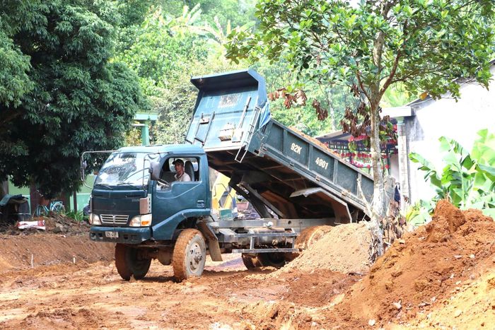 Để hoàn thành các chỉ tiêu xây dựng xã Nông thôn mới, xã Sơn Cẩm Hà huy động cả hệ thống chính trị cùng người dân đồng hành, hỗ trợ.