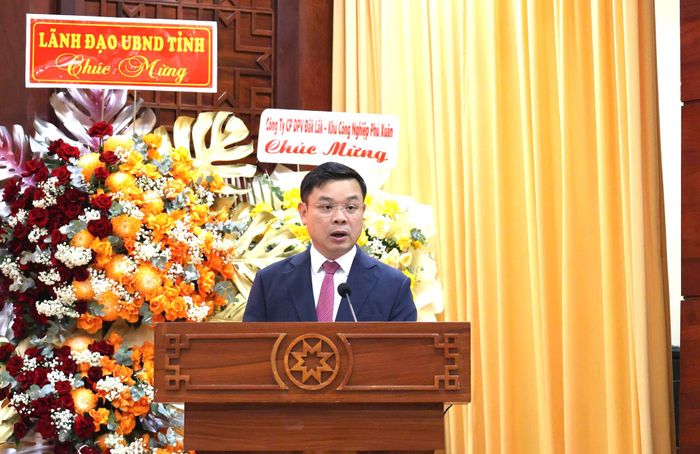 Chủ tịch UBND tỉnh Đắk Lắk Đỗ Hữu Huy phát biểu giao nhiệm vụ cho Ban Quản lý các khu kinh tế và các khu công nghiệp vừa hợp nhất (Ảnh: N.H).