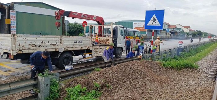 Sau khi rào chắn, các vị trí này sẽ được bàn giao lại cho công an và chính quyền địa phương theo dõi, quản lý nhằm chống tái vi phạm.