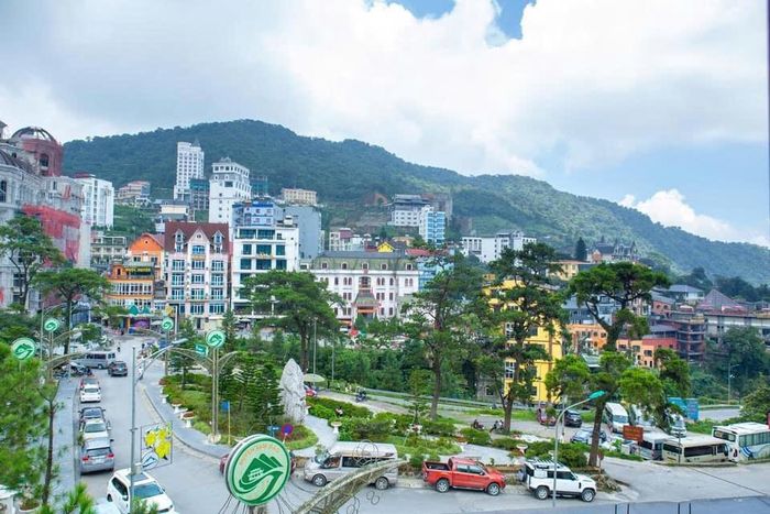 Khu du lịch Tam Đảo được đầu tư đồng bộ hạ tầng, góp phần phát triển du lịch của xã.