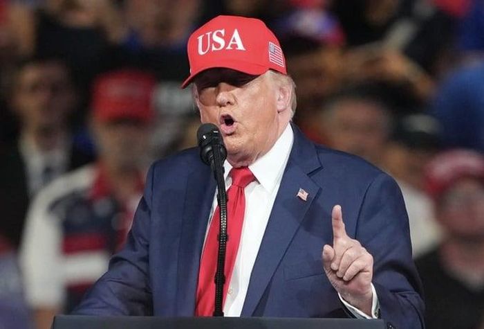 Ông Trump dọa áp thuế nặng EU vì muốn kết nạp Canada là thành viên liên kết (Ảnh: AP).