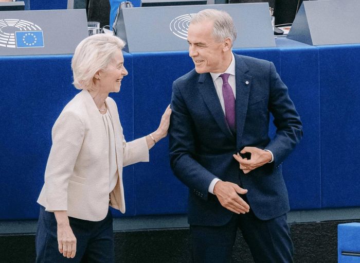 Chủ tịch Ủy ban châu Âu Ursula von der Leyen và Thủ tướng Canada Mark Carney tại Nghị viện châu Âu ở Strasbourg, ngày 16/9. Ảnh: Liên minh châu Âu