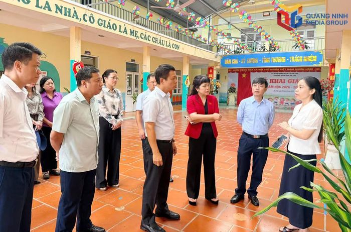 Đoàn giám sát của HĐND thành phố Quảng Ninh khảo sát tại Trường Mầm non Ba Chẽ phân hiệu 2