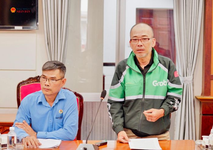 Phó Chủ tịch Nghiệp đoàn xe ôm công nghệ Bình Tân Phạm Mi Sên phát biểu. Ảnh: Hoa Lê