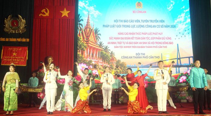 Tiết mục văn nghệ trong lễ khai mạc Hội thi