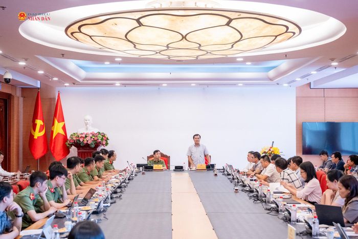 Quang cảnh cuộc làm việc